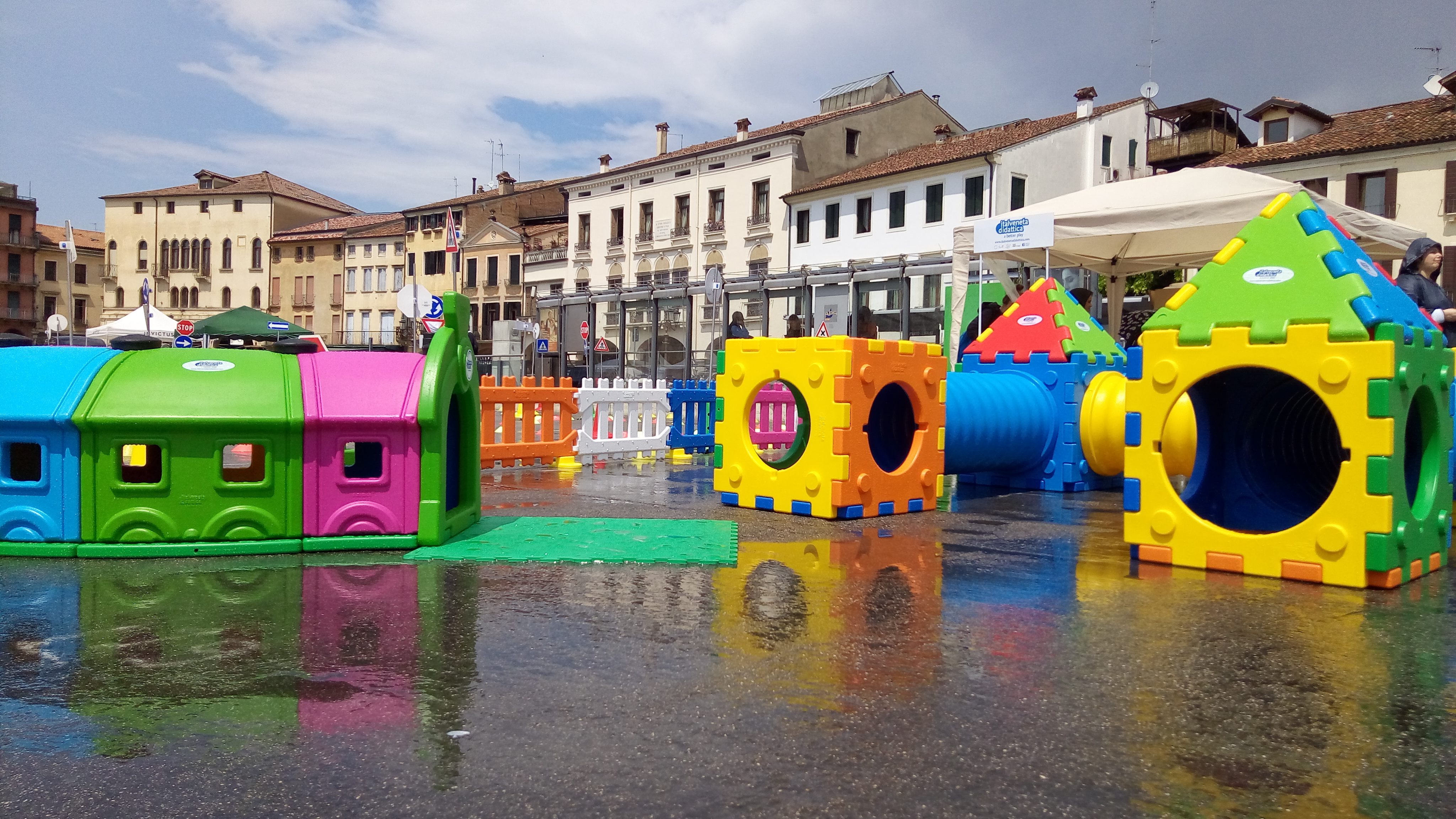 cubic toy in Padua