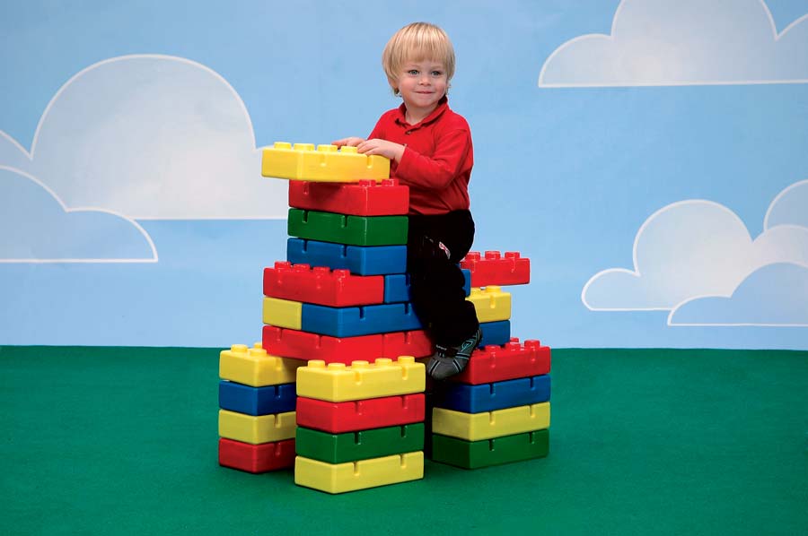 Кубики большие цена. Конструктор гигант кирпичи Greinplast. Большие кубики конструктор. Гигантский конструктор для детей.