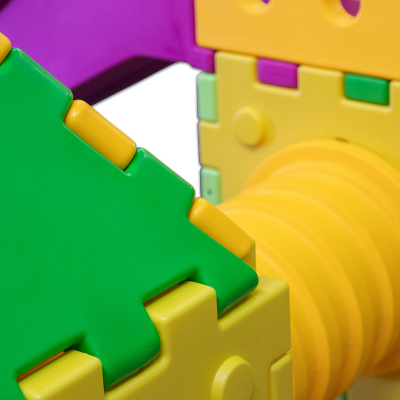 Cubic toy model i2000 - modular play set with 1 large slide and 2 playhouses - Image 2