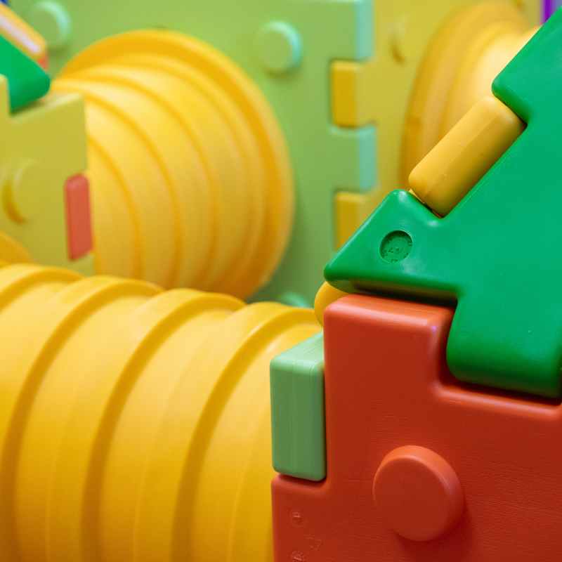 Castle A - modular play set with 4 playhouses and 4 tunnels. - Image 3